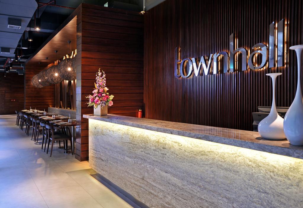 Midtown Hotel Сурабая Экстерьер фото