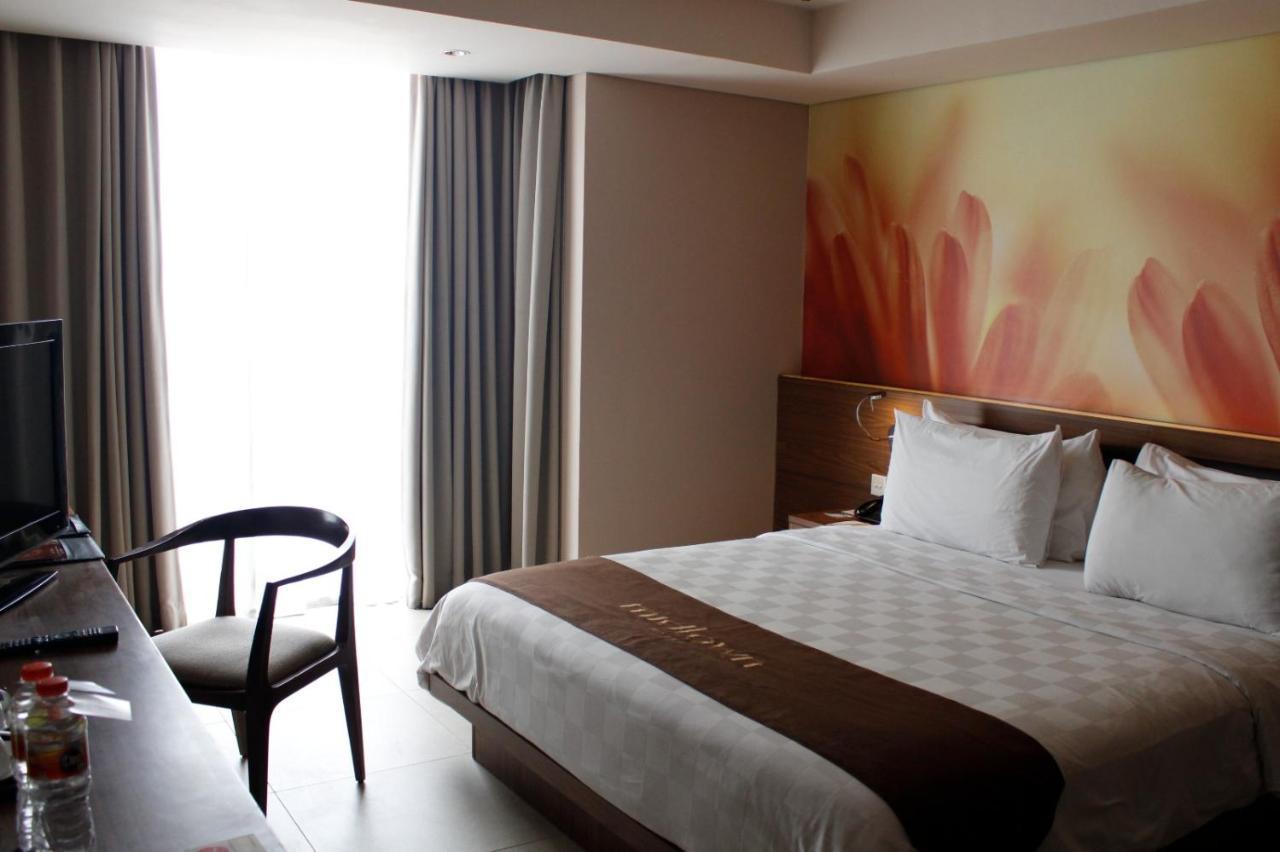 Midtown Hotel Сурабая Экстерьер фото